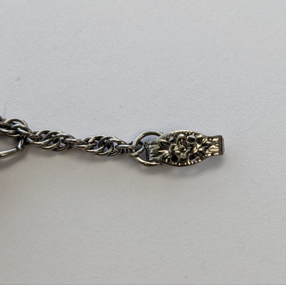 VTG SILVER TONE CHUNKY CHARM BRACELET - Picture 15 of 16